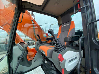 Crawler excavator Doosan DX 225 LC: picture 5