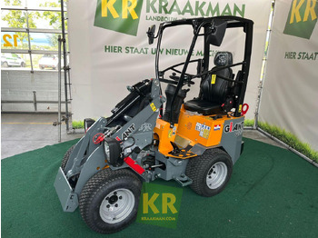 Compact loader GIANT