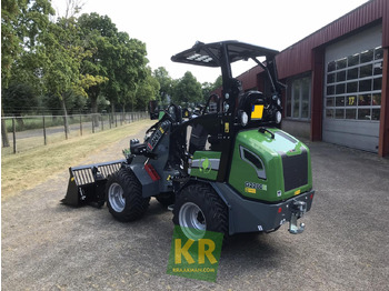 New Compact loader Giant G2200E: picture 5