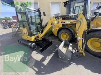 Mini excavator CATERPILLAR 302