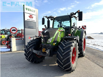 Farm tractor FENDT 724 Vario
