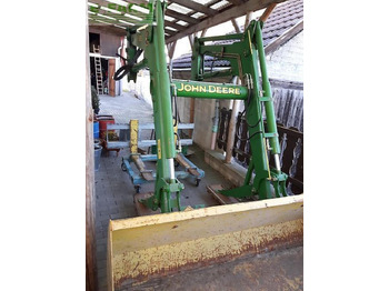 Farm tractor John Deere 6110 mit frontlader: picture 2
