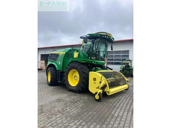Forage harvester JOHN DEERE 8600