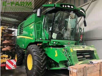 Combine harvester JOHN DEERE T560