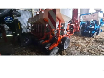 Precision sowing machine