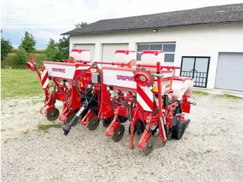 Precision sowing machine