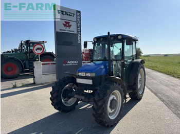 Farm tractor NEW HOLLAND