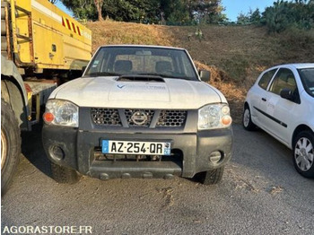 Pickup truck NISSAN