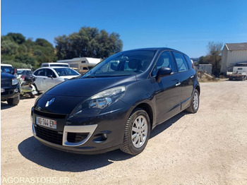 Car RENAULT