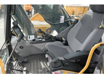 Crawler excavator Volvo EC220 E *Uthyres*: picture 3