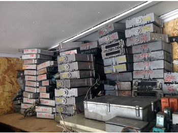 ECU for Bus Volvo 20815236-P04. 70327101. 2054900 . 20744283-01. 3192577. 20815236   Volvo: picture 3