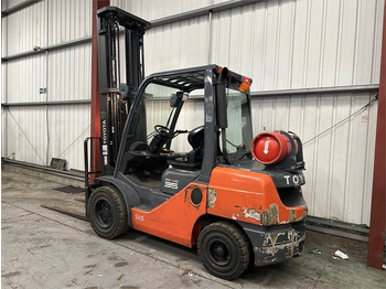 LPG forklift Toyota 02-8FGJF35: picture 3