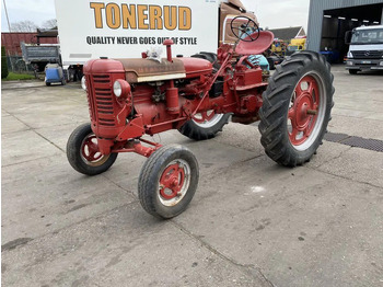 Farm tractor