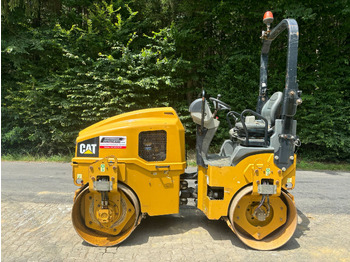 Mini roller CATERPILLAR
