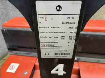 Pallet truck Toyota LWE 180: picture 3