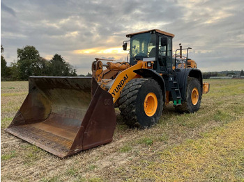 Wheel loader HYUNDAI