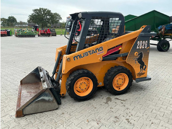 Skid steer loader MUSTANG