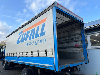 Curtainsider truck MAN