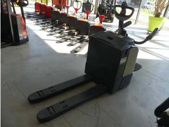 Pallet truck CROWN