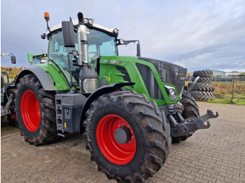 Farm tractor FENDT 826 Vario