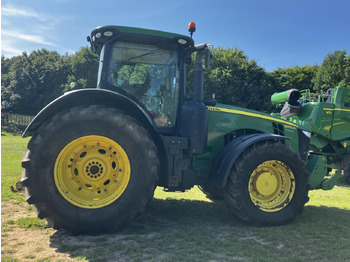 Farm tractor John Deere 8370R: picture 2