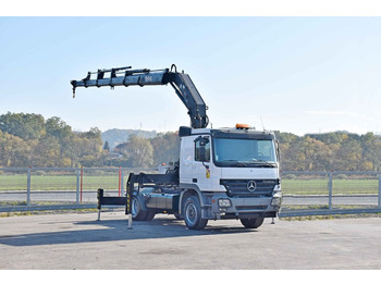 Tractor unit Mercedes-Benz ACTROS 1844 * Sattelzugmaschine *HIAB 330-5/FUNK: picture 2