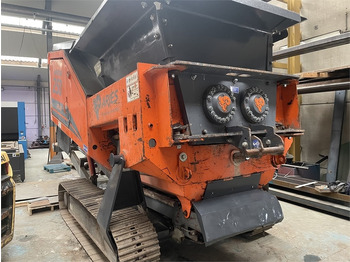 Mobile crusher