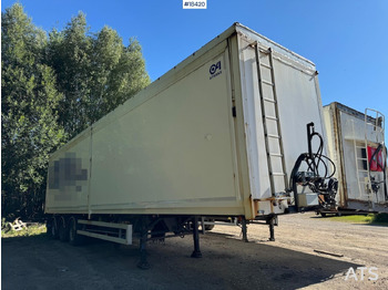 Closed box semi-trailer