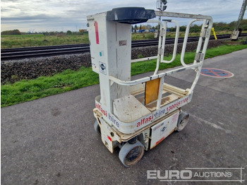 Vertical mast lift JLG