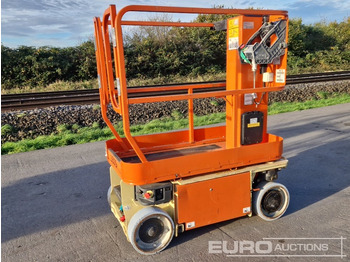 Vertical mast lift JLG