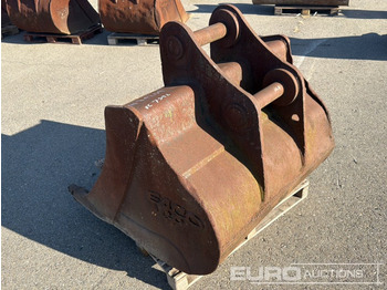 Bucket 49" Digging Bucket to suit Backhoe Loader: picture 3