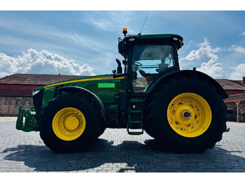 Farm tractor JOHN DEERE 8R Series