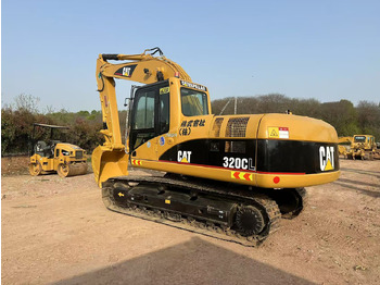 Crawler excavator CATERPILLAR 320C: picture 3