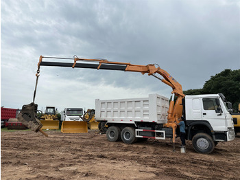 Crane truck for transportation of silos HOWO 371 Mounted Crane Dump truck: picture 3