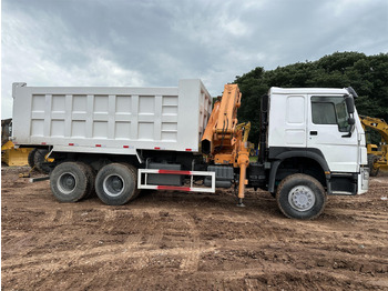 Crane truck for transportation of silos HOWO 371 Mounted Crane Dump truck: picture 5