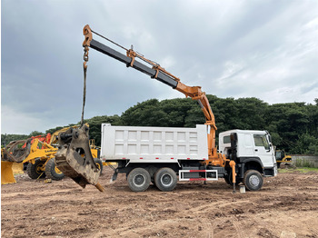 Crane truck for transportation of silos HOWO 371 Mounted Crane Dump truck: picture 2
