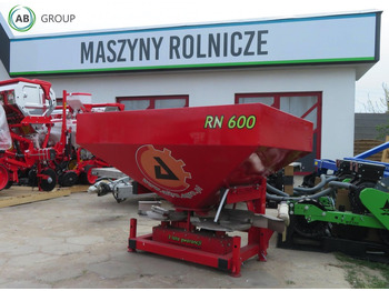 Fertilizer spreader