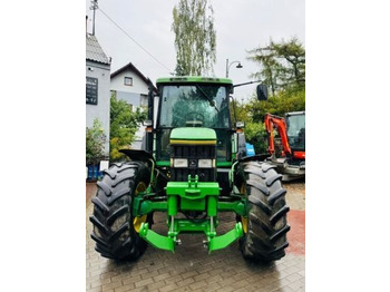 Farm tractor John Deere 6400: picture 3
