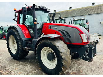 Farm tractor VALTRA T213