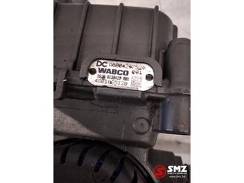 Brake valve for Truck Mercedes-Benz Occ EBS modulator 1-kring A0004297524: picture 3