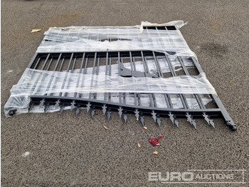 Agricultural machinery Unused 14' Driveway Gates: picture 5