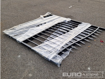 Agricultural machinery Unused 14' Driveway Gates: picture 4