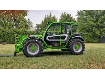 Farm tractor