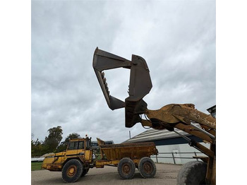Wheel loader Liebherr L541: picture 5