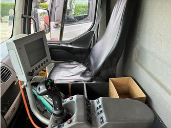 Asphalt distributor Renault GRAVILLONNEUSE RGS: picture 4