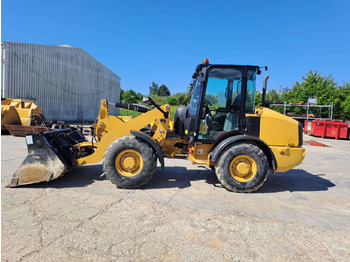 Wheel loader CATERPILLAR 906M