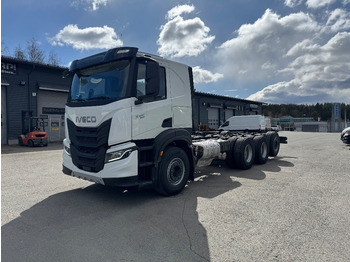Cab chassis truck IVECO X-WAY