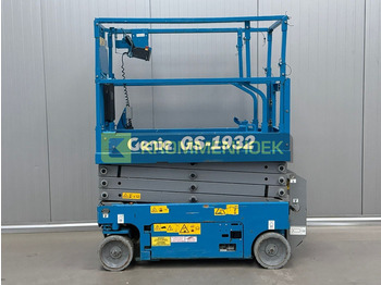 Scissor lift GENIE