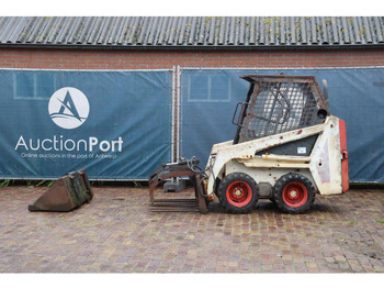 Wheel loader Clark Bobcat 443: picture 2