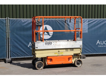 Scissor lift JLG